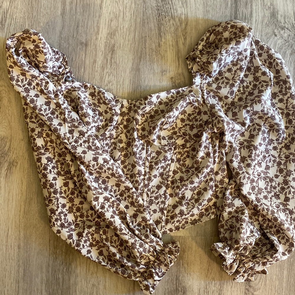 Astr Floral Square-Neck Puff Sleeve Top in Cream and Brown - Picture 3 of 5
